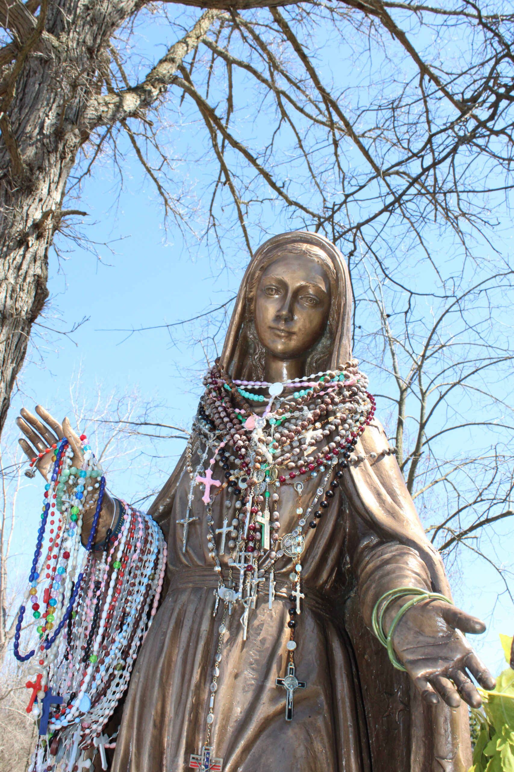 Read more about the article The Rosary: A Journey to the Heart of Jesus Through Mary